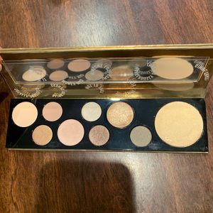 Mac Power Hungry eyeshadow palette